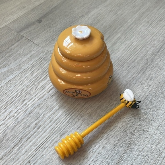 Honey Miel Beehive Honey Jar with Lid and Bee Dipper - Picture 5 of 8